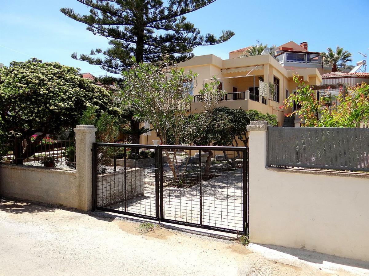 Apartment By The Sea Като Дарацо Екстериор снимка