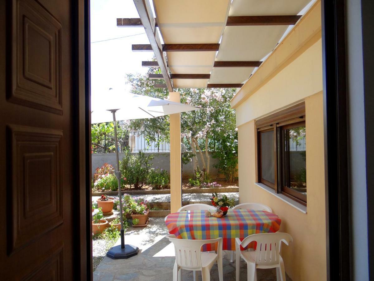 Apartment By The Sea Като Дарацо Екстериор снимка
