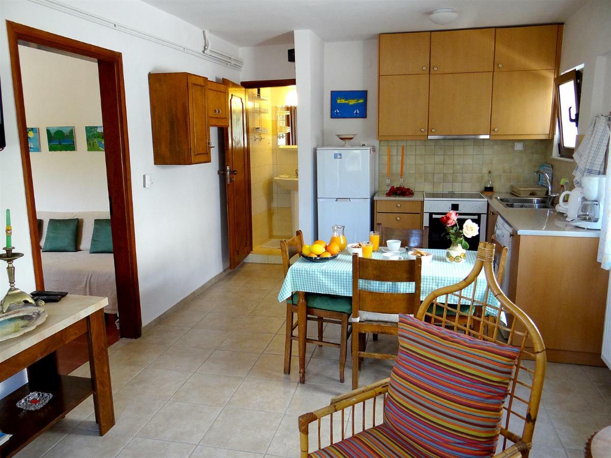 Apartment By The Sea Като Дарацо Екстериор снимка