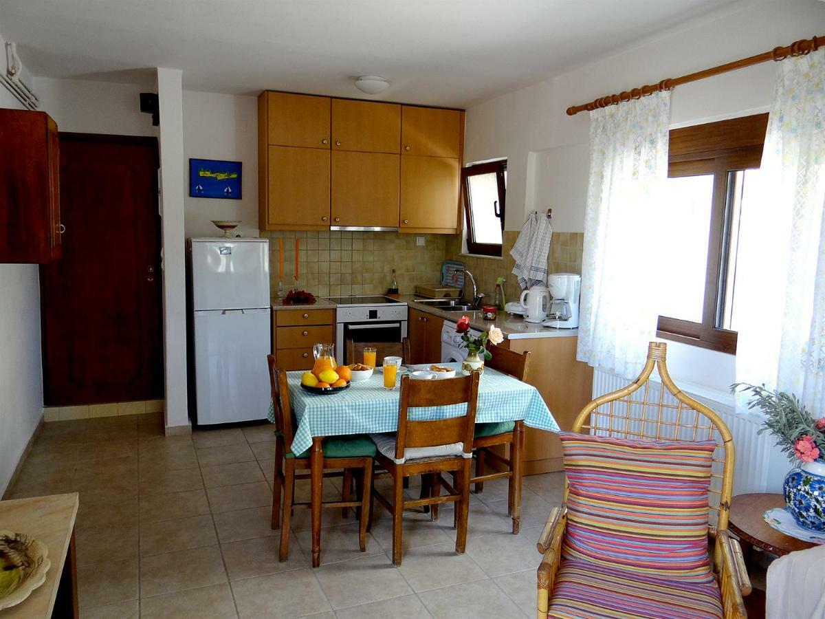 Apartment By The Sea Като Дарацо Екстериор снимка